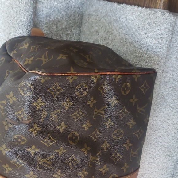 Louis Vuitton Keepall 50 Authentic - Picture 9 of 11